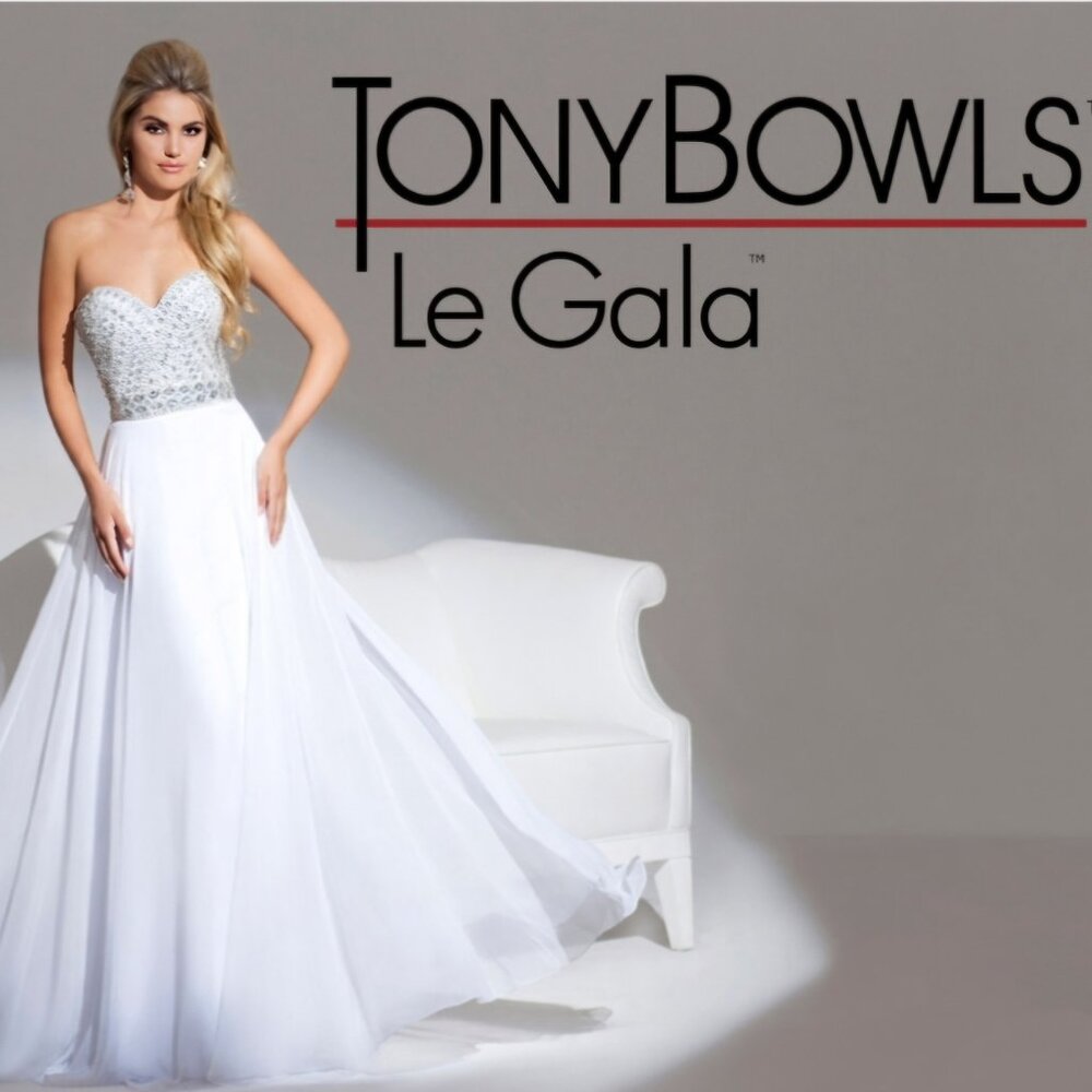 Tony Bows Gown  Color White  Size 0